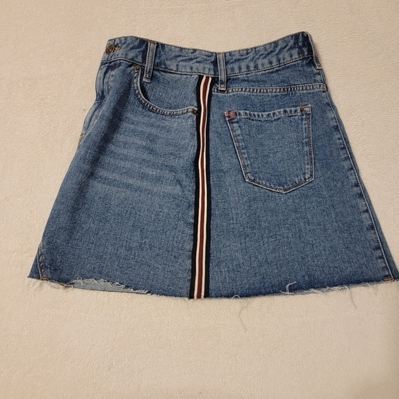 BDG Urban Outfitters Denim Mini Skirt Size S - Picture 3 of 4